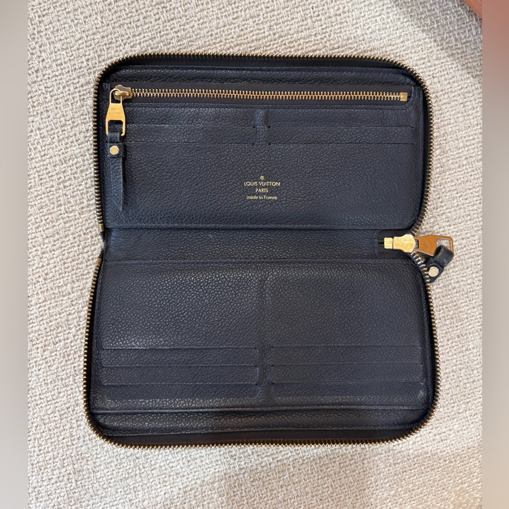 Authentic Louis Vuitton secret empreinte long wallet zippy